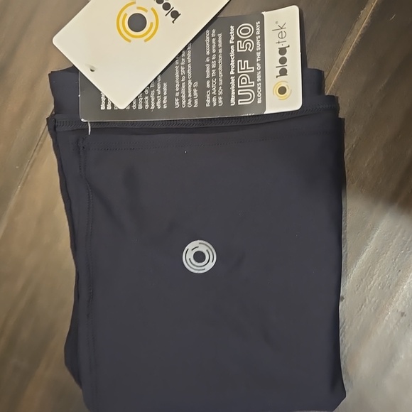 Unisex Bloq-Uv Black Blanket Wrap NWT - Picture 7 of 7